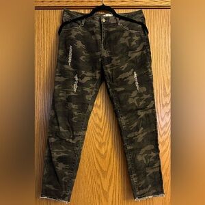 Denim by Ellison distressed Camo